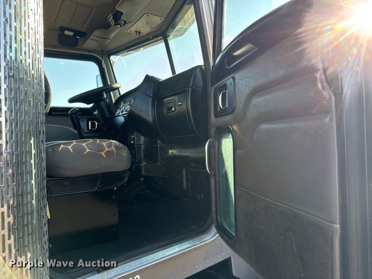 image for item EM8255 2005 Peterbilt 357 fuel / lube truck