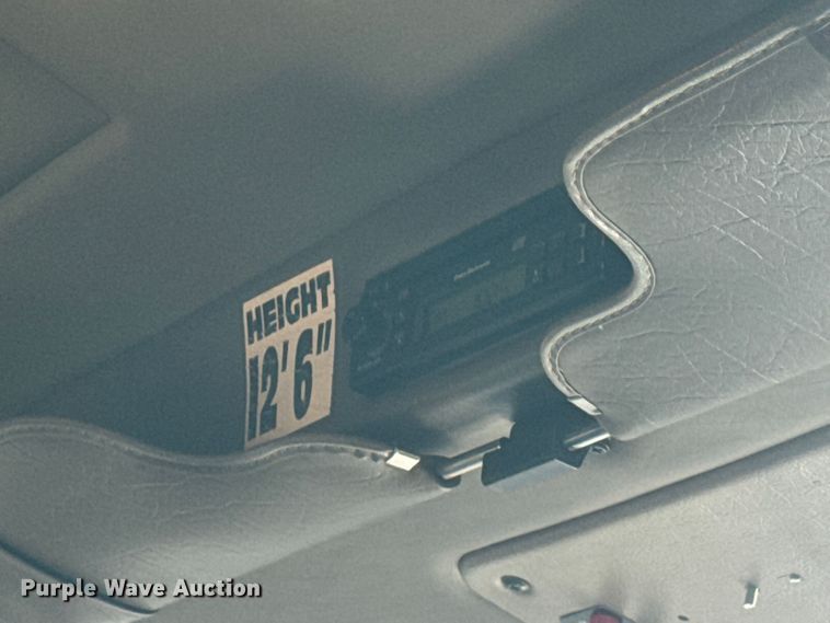 image for item EM8255 2005 Peterbilt 357 fuel / lube truck