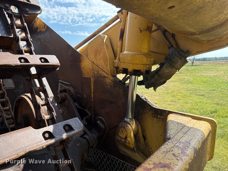 image for item EM8316 1987 Caterpillar 623E elevating scraper