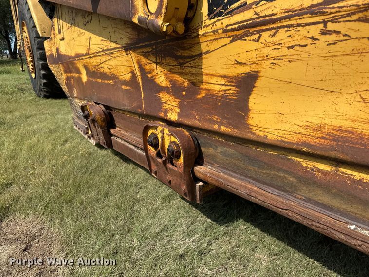 image for item EM8316 1987 Caterpillar 623E elevating scraper