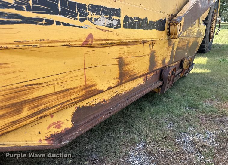 image for item EM8316 1987 Caterpillar 623E elevating scraper