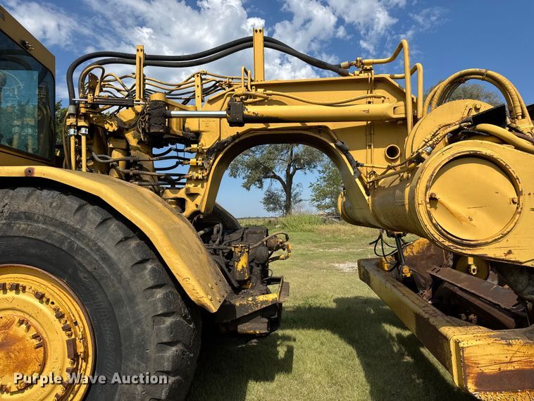 image for item EM8316 1987 Caterpillar 623E elevating scraper