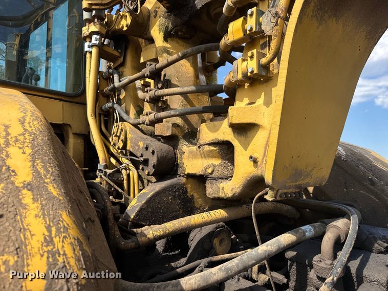 image for item EM8316 1987 Caterpillar 623E elevating scraper