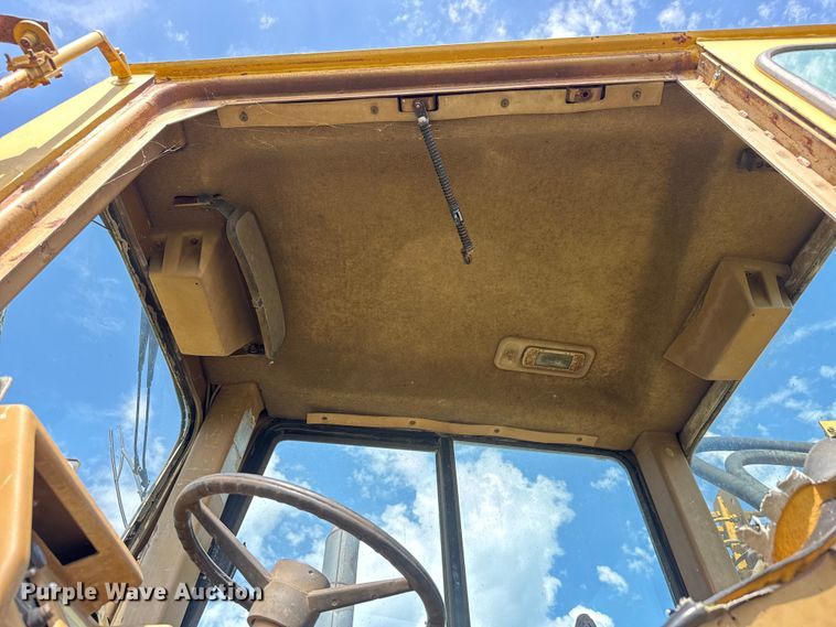 image for item EM8316 1987 Caterpillar 623E elevating scraper