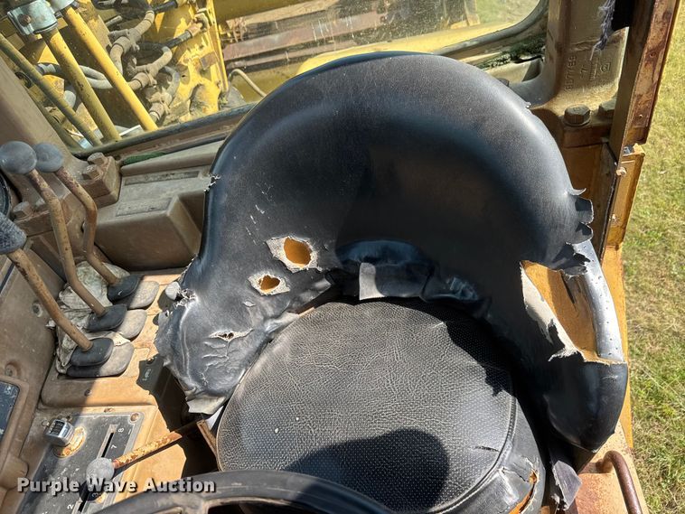 image for item EM8316 1987 Caterpillar 623E elevating scraper