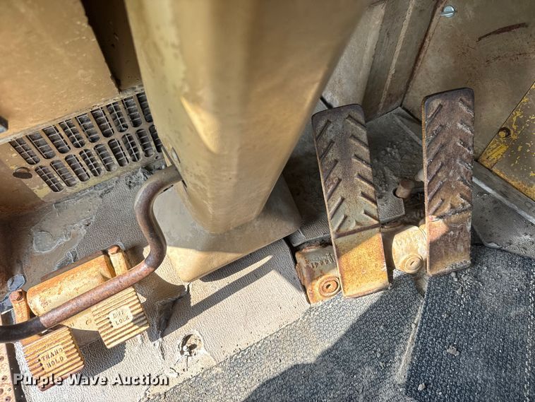 image for item EM8316 1987 Caterpillar 623E elevating scraper