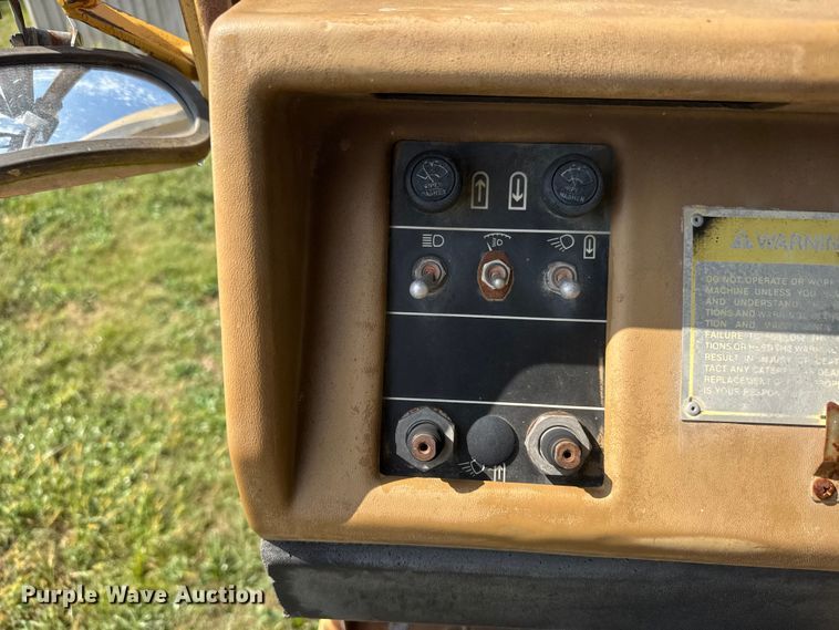 image for item EM8316 1987 Caterpillar 623E elevating scraper