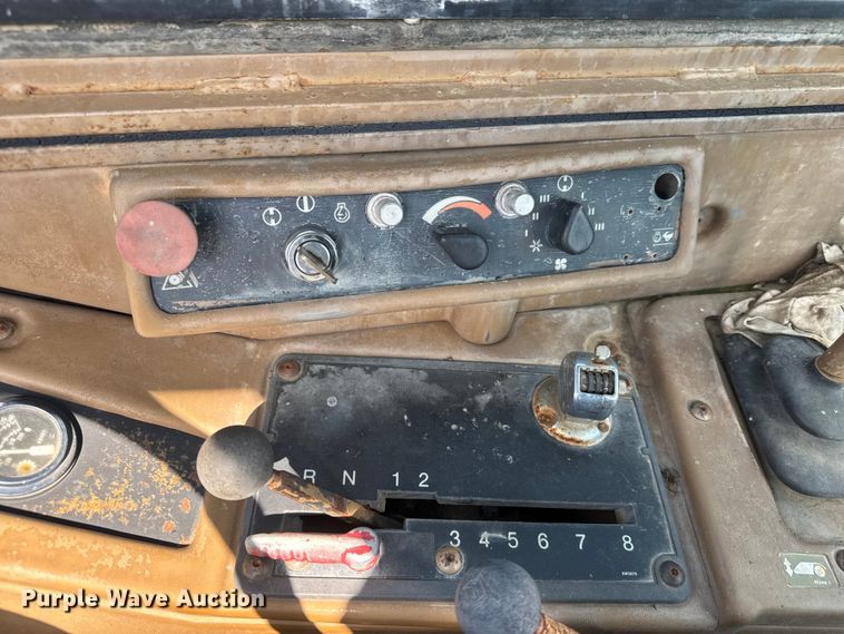 image for item EM8316 1987 Caterpillar 623E elevating scraper