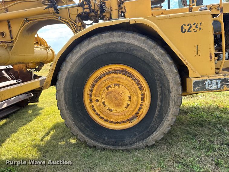 image for item EM8316 1987 Caterpillar 623E elevating scraper
