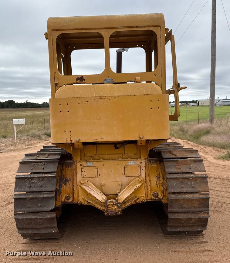 image for item EM8355 1964 Caterpillar D4D dozer