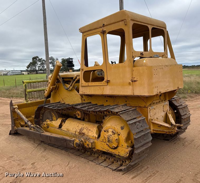image for item EM8355 1964 Caterpillar D4D dozer