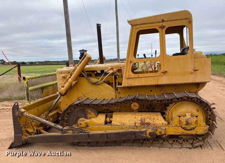 image for item EM8355 1964 Caterpillar D4D dozer