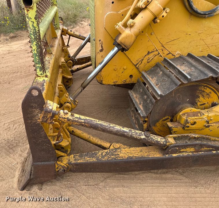 image for item EM8355 1964 Caterpillar D4D dozer