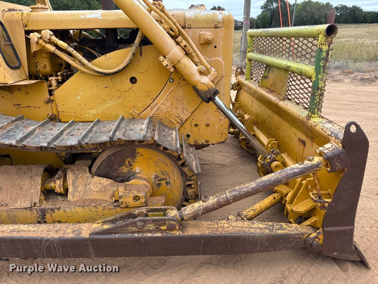 image for item EM8355 1964 Caterpillar D4D dozer