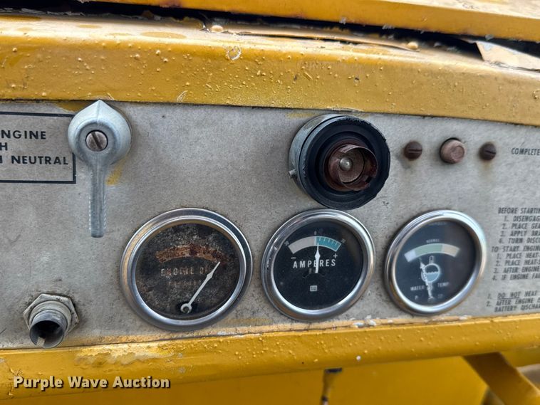 image for item EM8355 1964 Caterpillar D4D dozer