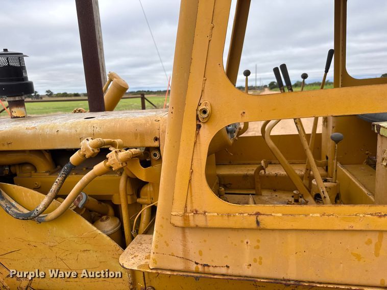 image for item EM8355 1964 Caterpillar D4D dozer