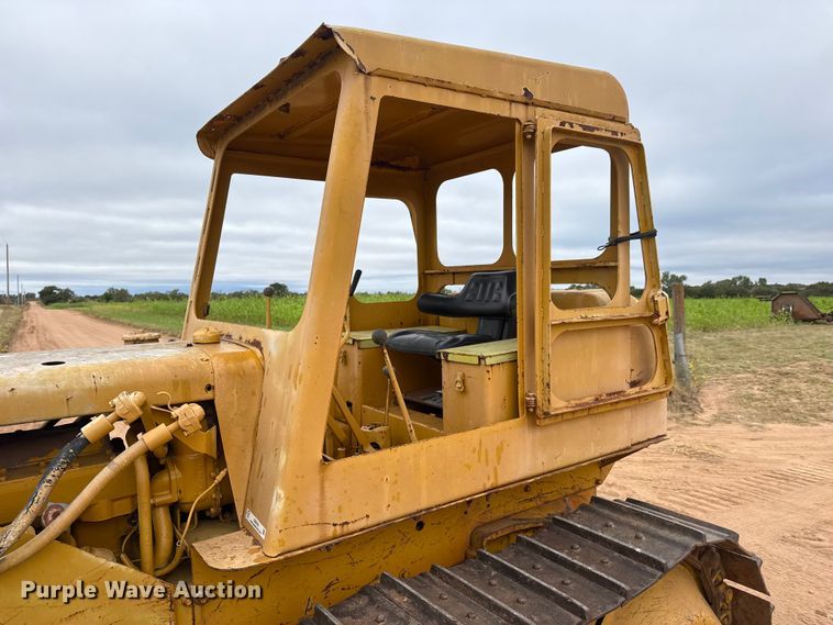 image for item EM8355 1964 Caterpillar D4D dozer