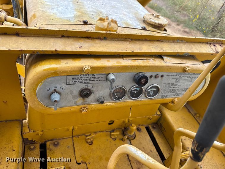 image for item EM8355 1964 Caterpillar D4D dozer