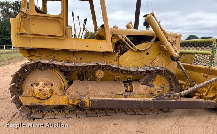 image for item EM8355 1964 Caterpillar D4D dozer