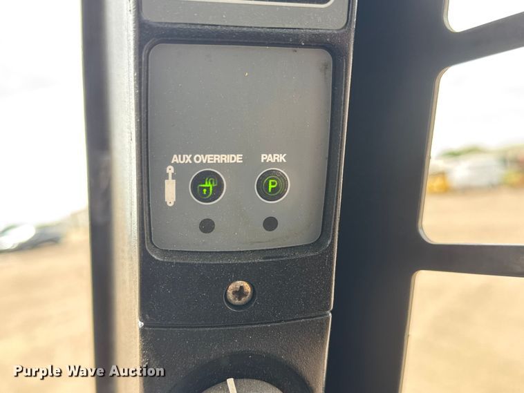 image for item EM8384 2008 Case 445 skid steer loader