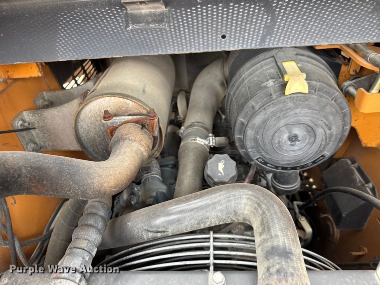 image for item EM8384 2008 Case 445 skid steer loader