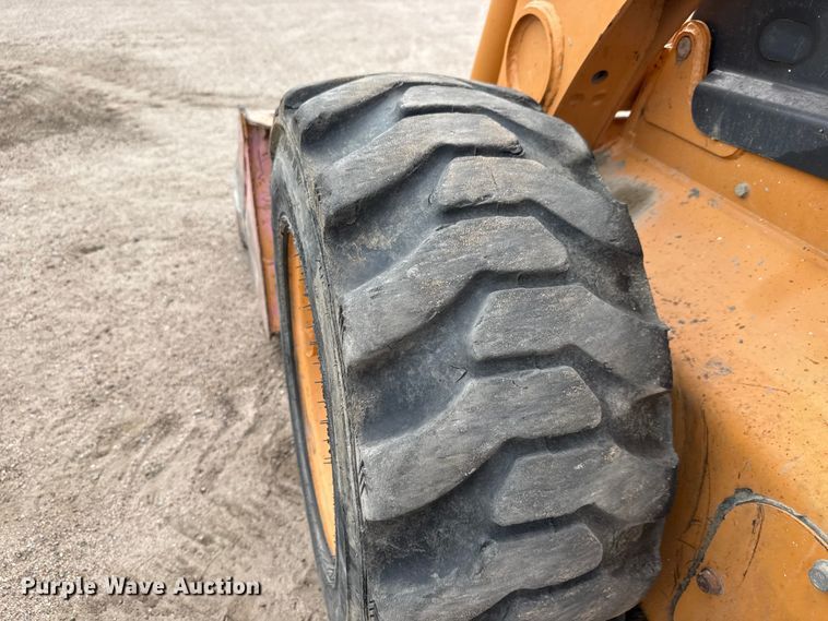 image for item EM8384 2008 Case 445 skid steer loader