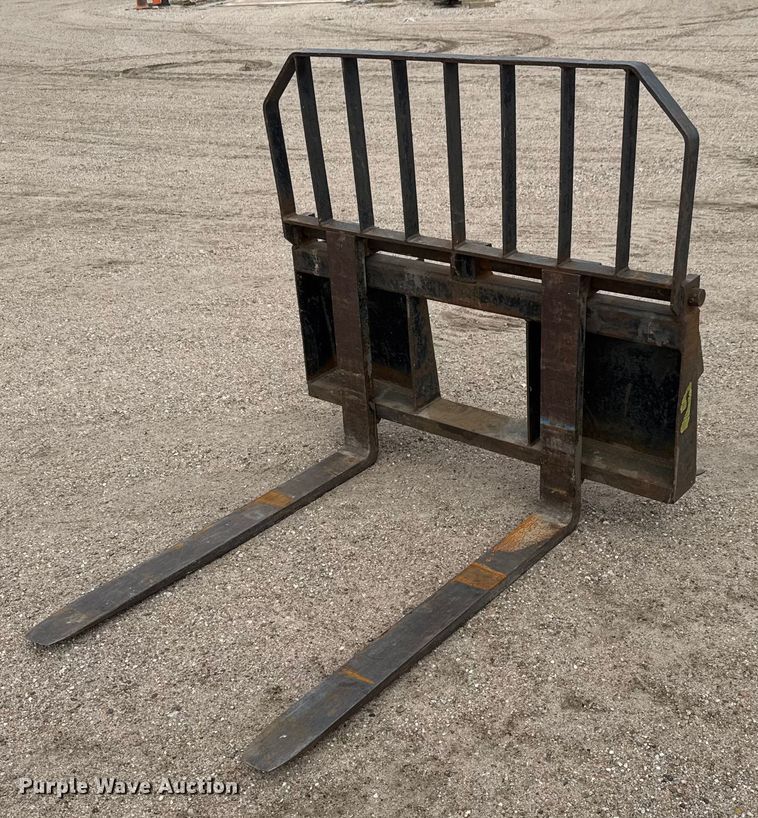 image for item EM8384 2008 Case 445 skid steer loader