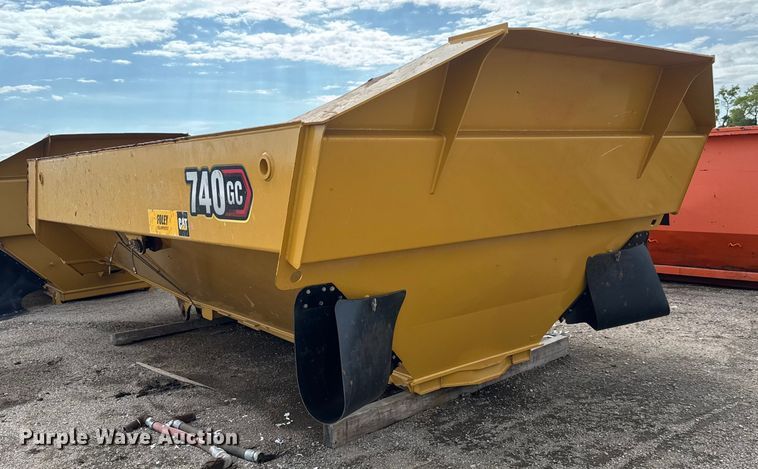 image for item EM8385 Caterpillar 740GC haul truck bed