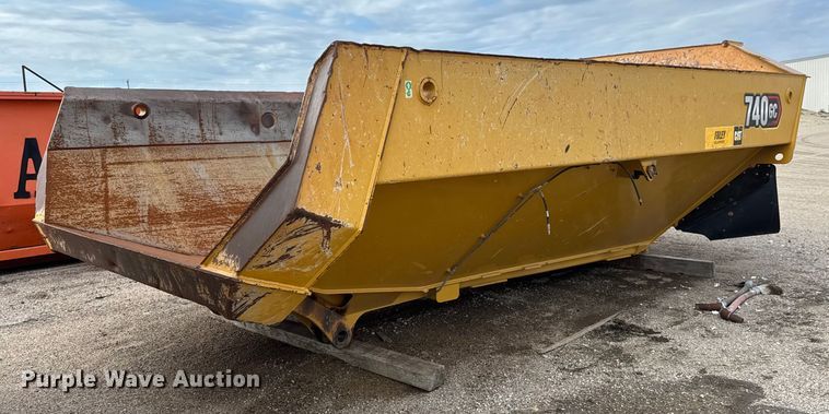 image for item EM8385 Caterpillar 740GC haul truck bed