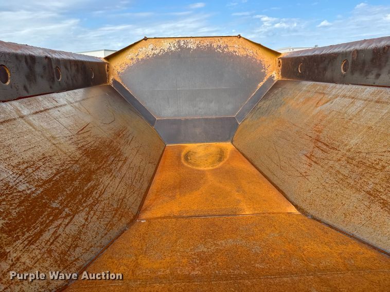 image for item EM8385 Caterpillar 740GC haul truck bed