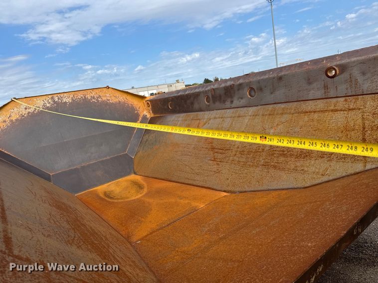 image for item EM8385 Caterpillar 740GC haul truck bed