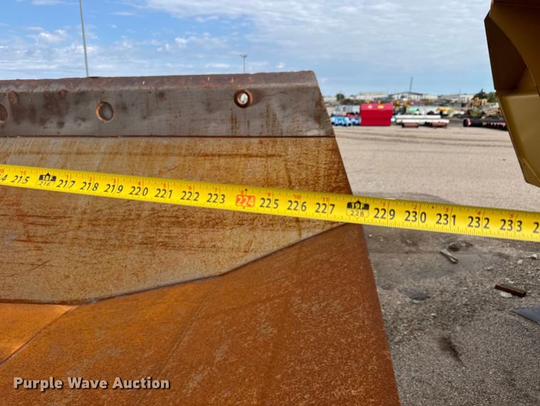 image for item EM8385 Caterpillar 740GC haul truck bed