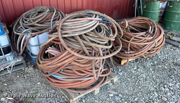 image for item EN0511 (4) pallets of air hoses