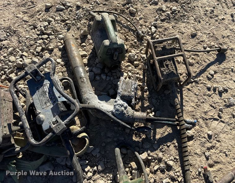 image for item EN0513 Concrete vibrators