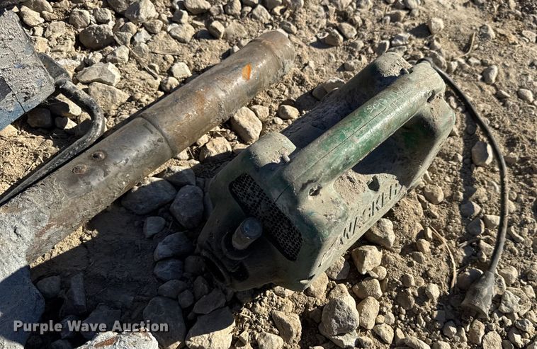 image for item EN0513 Concrete vibrators