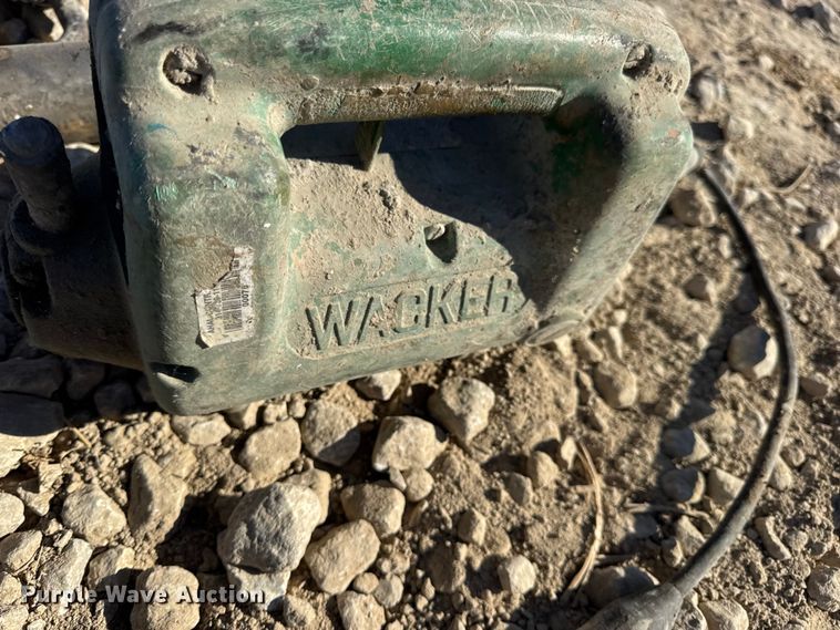 image for item EN0513 Concrete vibrators