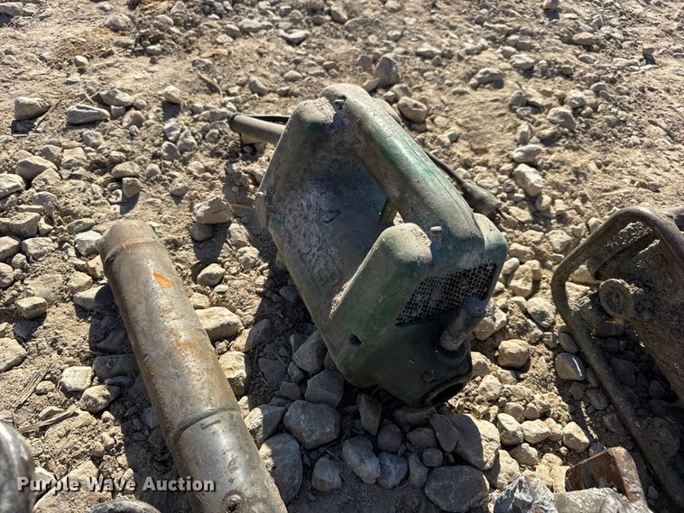 image for item EN0513 Concrete vibrators