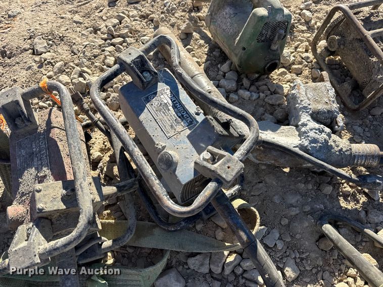 image for item EN0513 Concrete vibrators