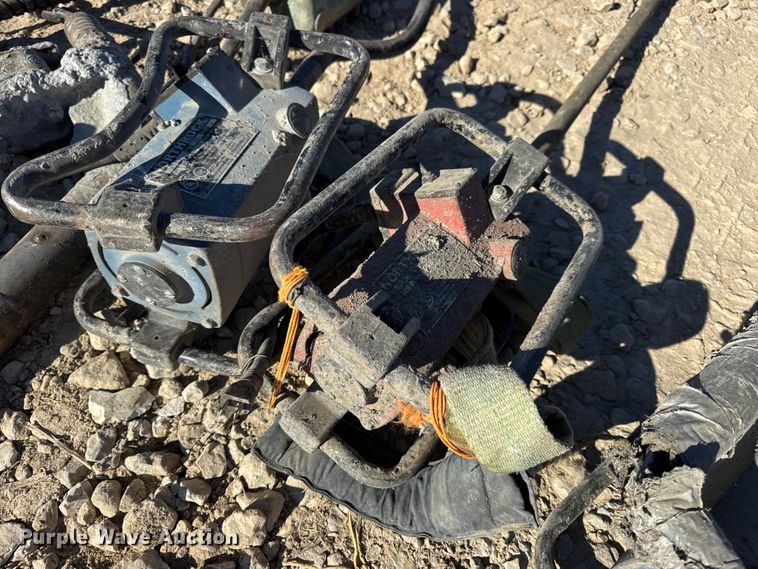 image for item EN0513 Concrete vibrators