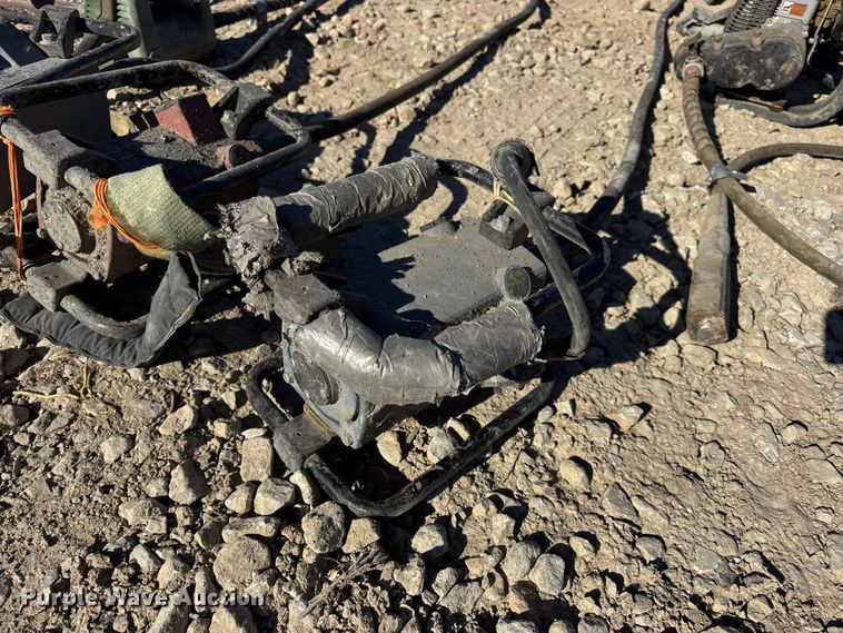 image for item EN0513 Concrete vibrators