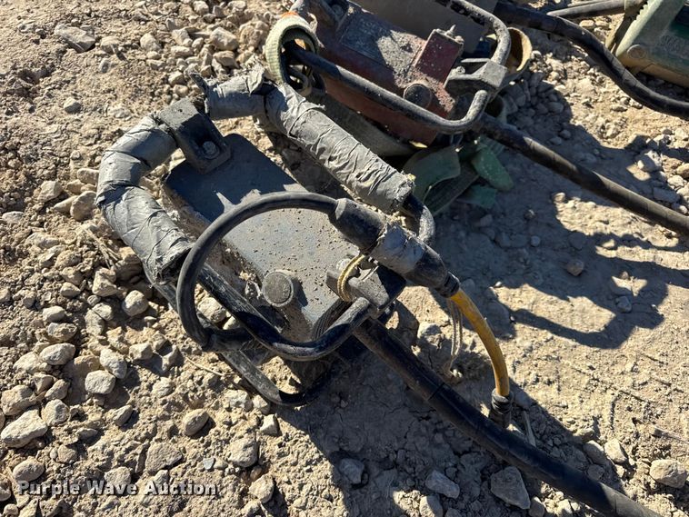 image for item EN0513 Concrete vibrators