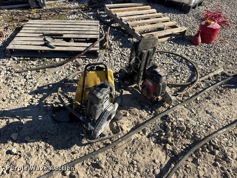 image for item EN0513 Concrete vibrators