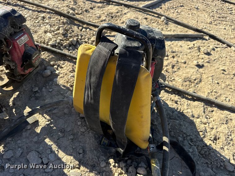 image for item EN0513 Concrete vibrators