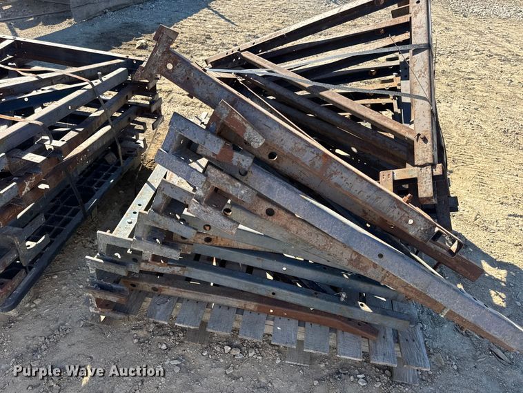 image for item EN0514 Approximately 250 bridge overhang brackets