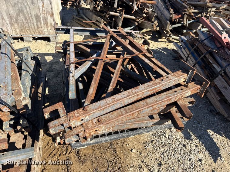 image for item EN0514 Approximately 250 bridge overhang brackets