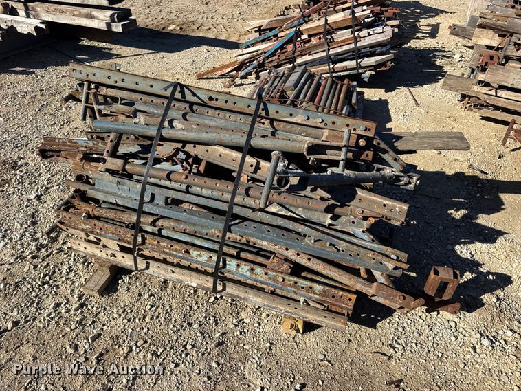 image for item EN0514 Approximately 250 bridge overhang brackets