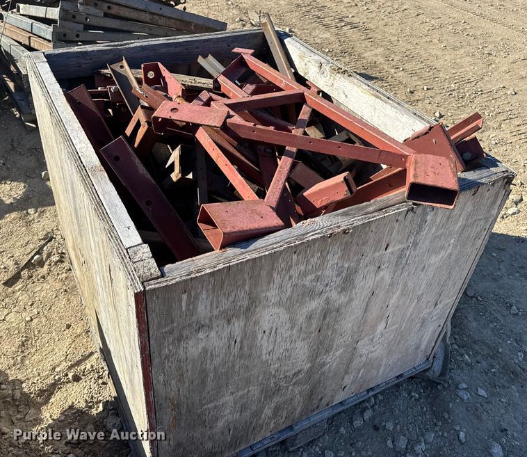 image for item EN0514 Approximately 250 bridge overhang brackets