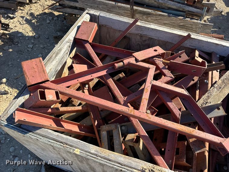 image for item EN0514 Approximately 250 bridge overhang brackets