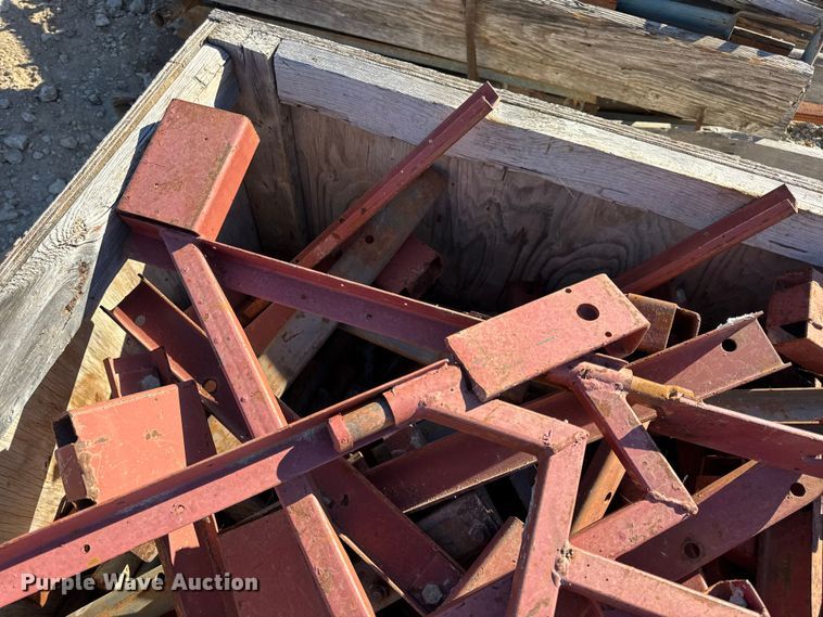 image for item EN0514 Approximately 250 bridge overhang brackets