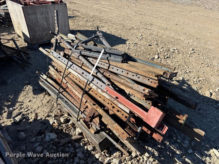 image for item EN0514 Approximately 250 bridge overhang brackets